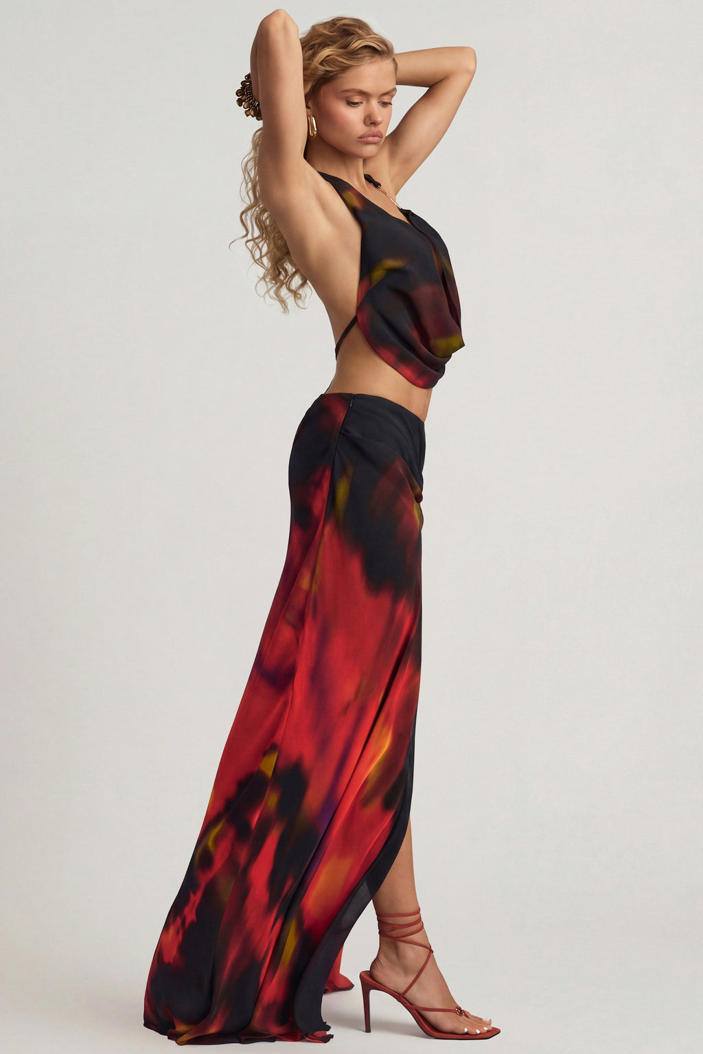 Mid-Rise Split Maxi Skirt in Red Blurred Print