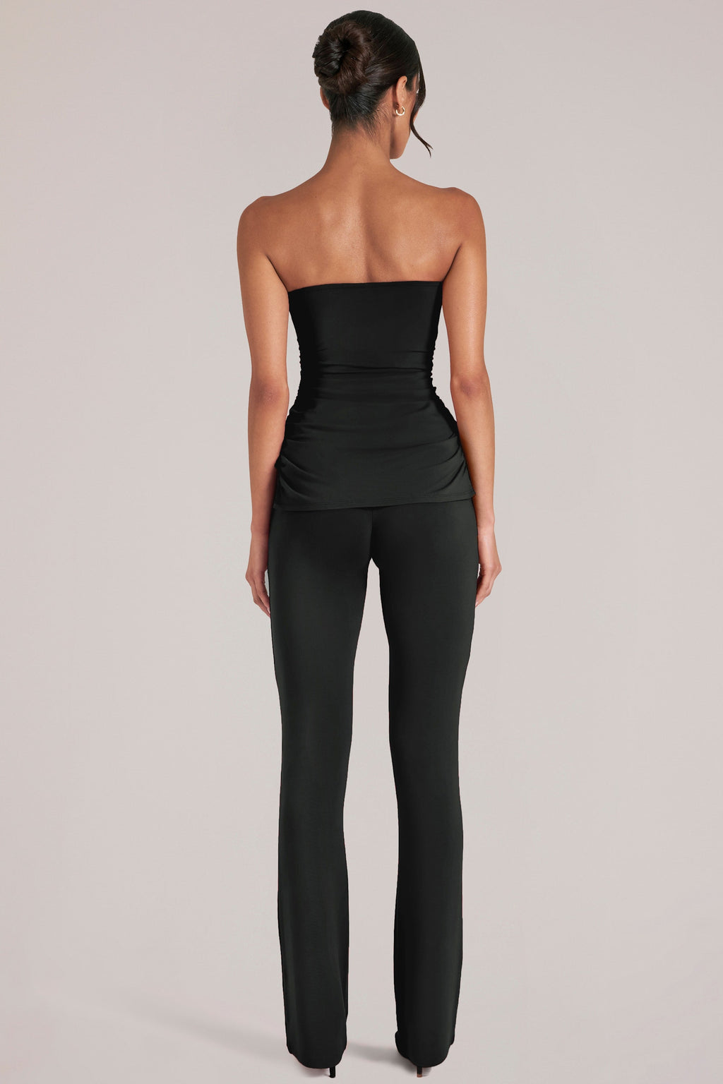 Mid-Rise Fitted Trousers  in Black