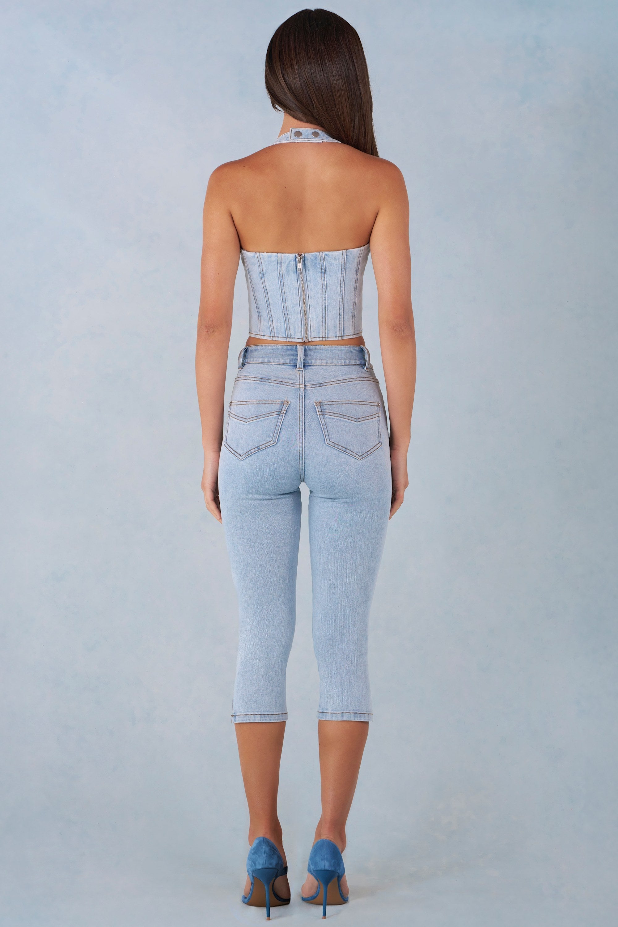 Mid-Rise Denim Capri Jeans in Light Denim