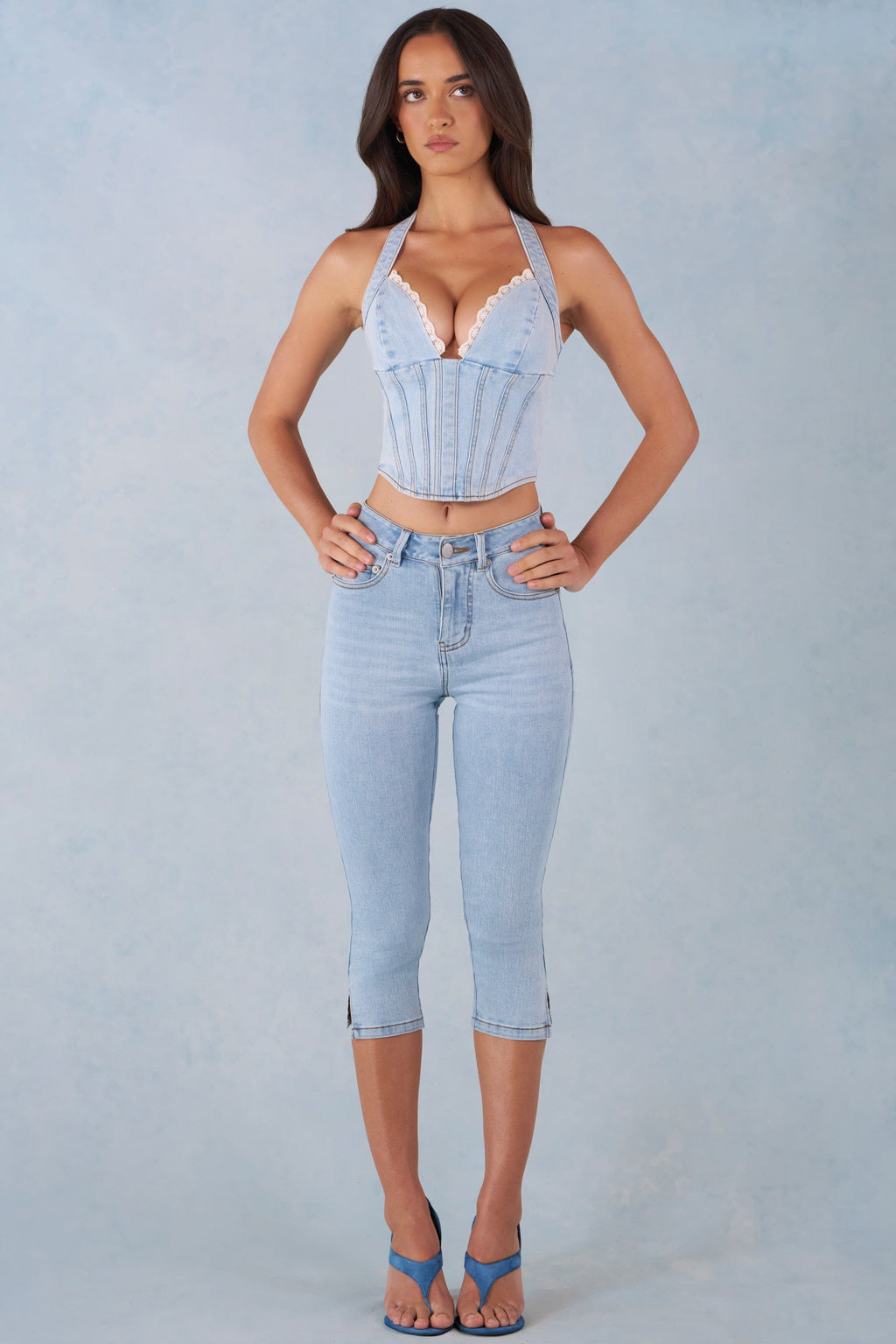 Mid-Rise Denim Capri Jeans in Light Denim
