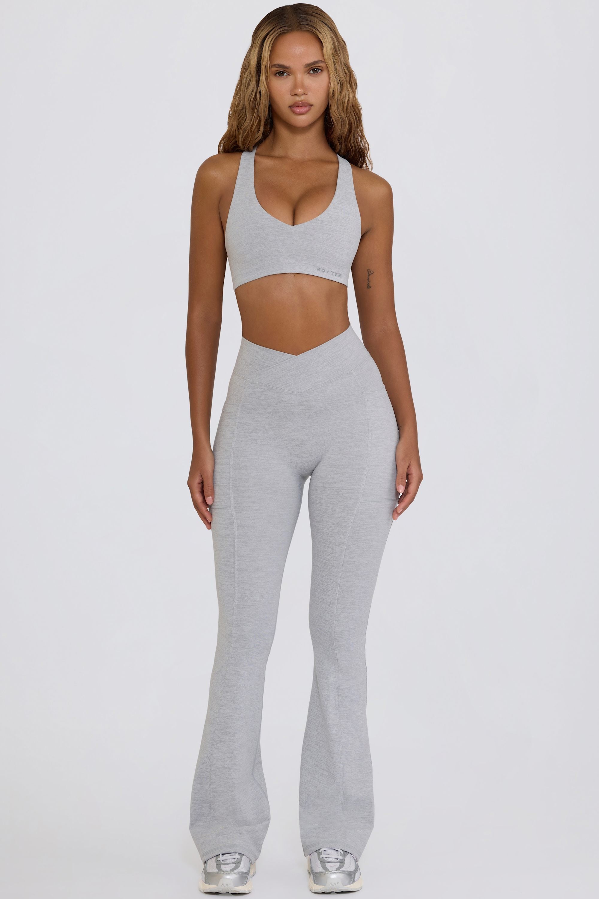 Soft Active V-Waist Pocket Flared Leggings in Grey