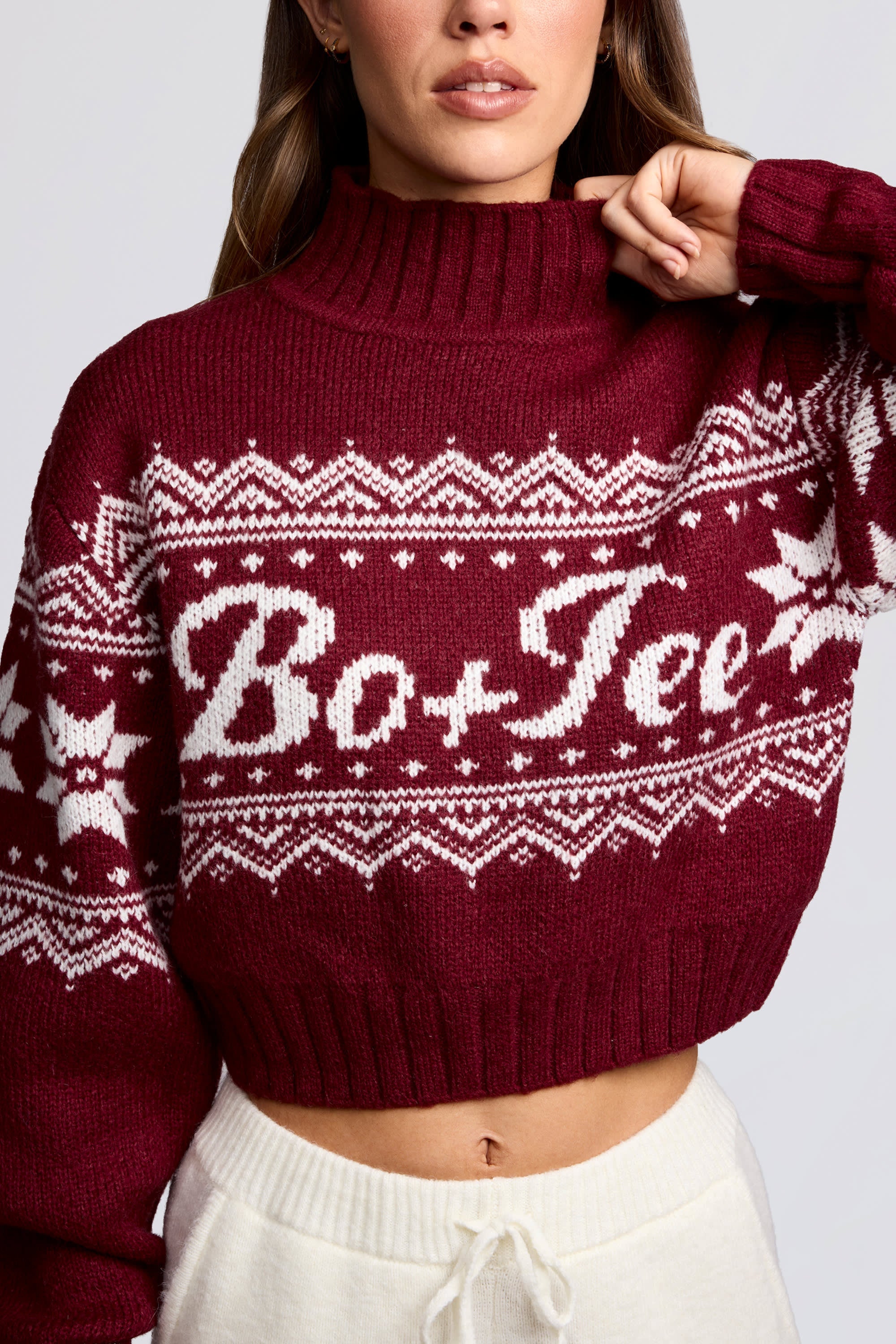 Jacquard-Knit Cropped Jumper in Crimson Red