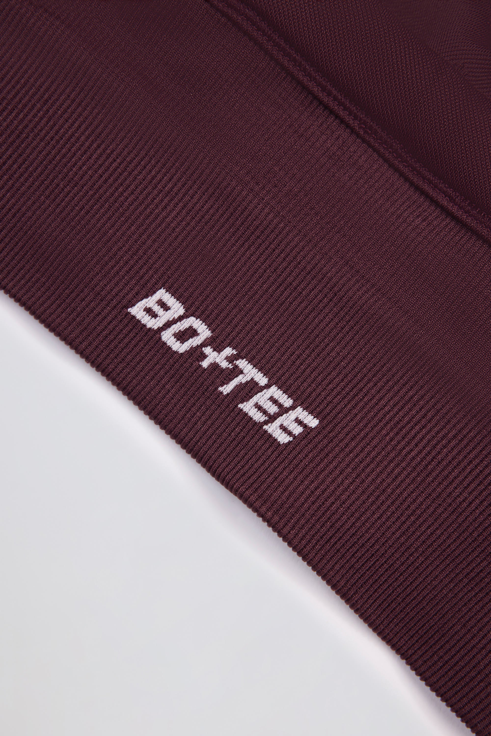 Super Sculpt Seamless Crossback Sports Bra in Burgundy