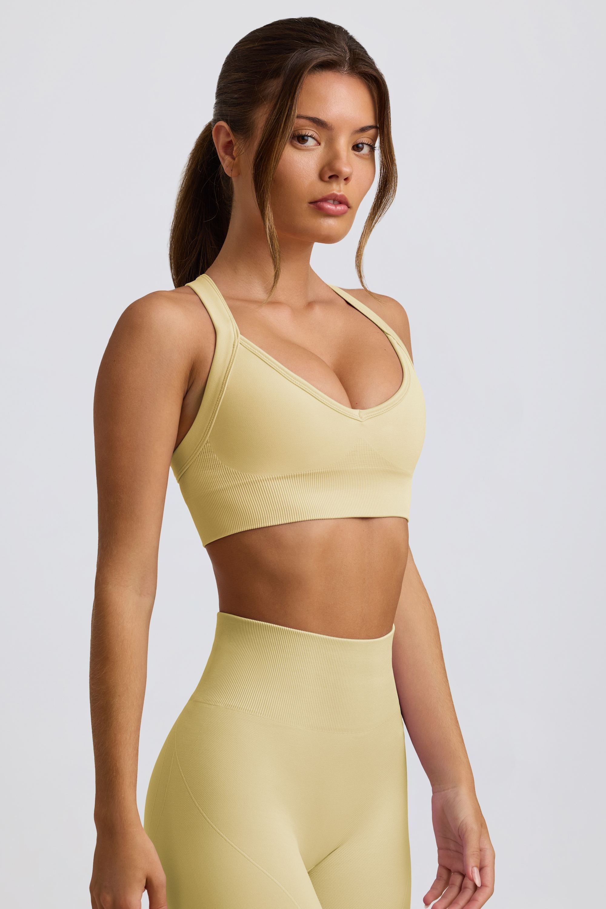 Super Sculpt Seamless Crossback Sports Bra in Butter Yellow